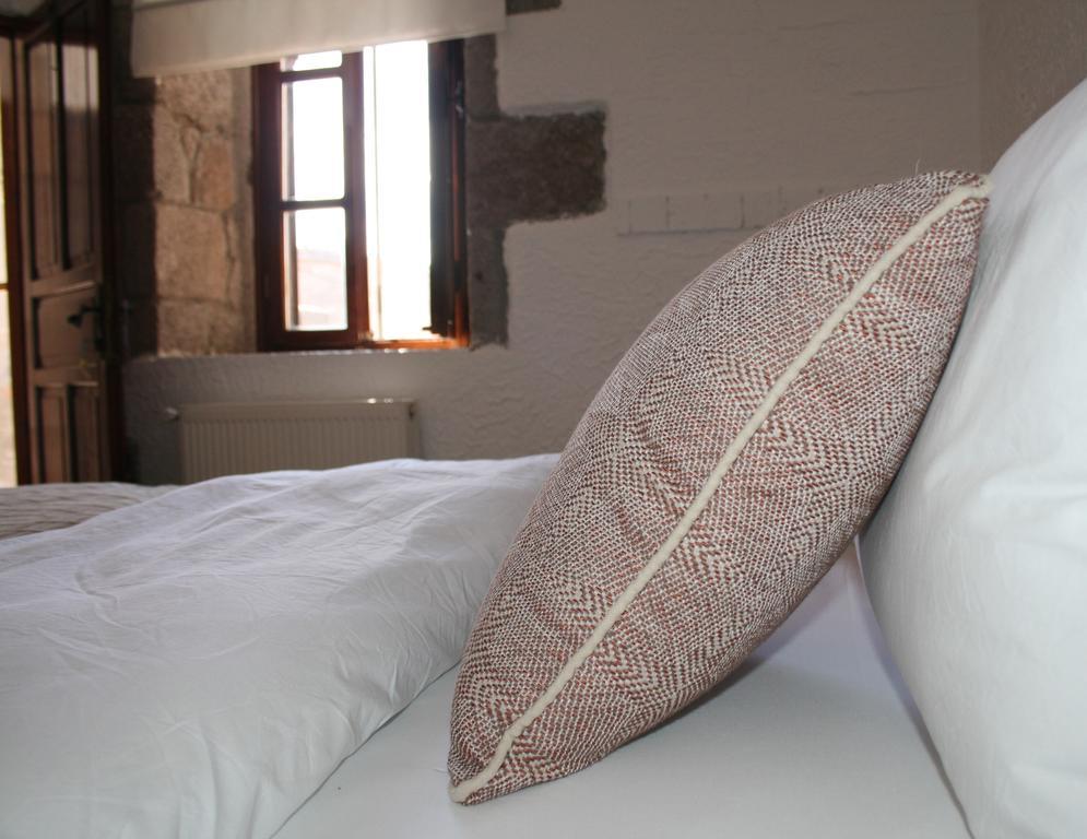 Assos Bohemian Hotel מראה חיצוני תמונה