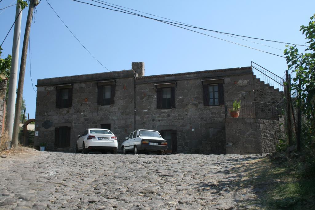 Assos Bohemian Hotel מראה חיצוני תמונה