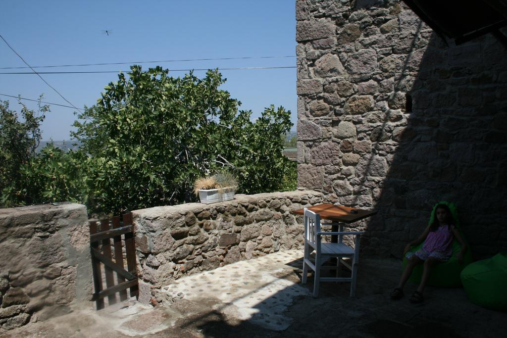 Assos Bohemian Hotel מראה חיצוני תמונה