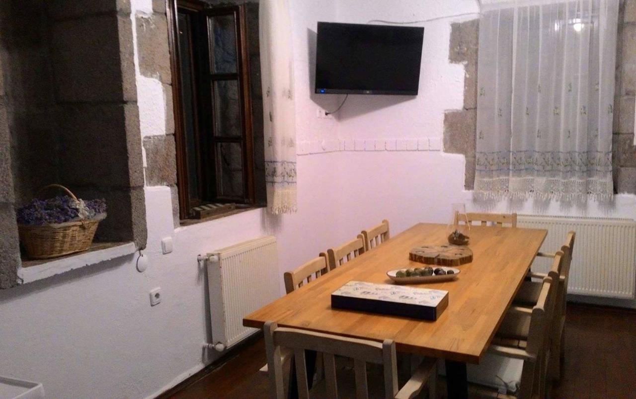 Assos Bohemian Hotel מראה חיצוני תמונה