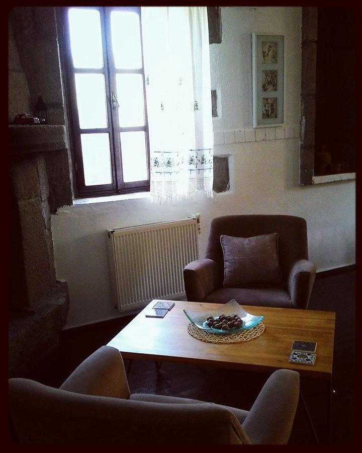 Assos Bohemian Hotel מראה חיצוני תמונה