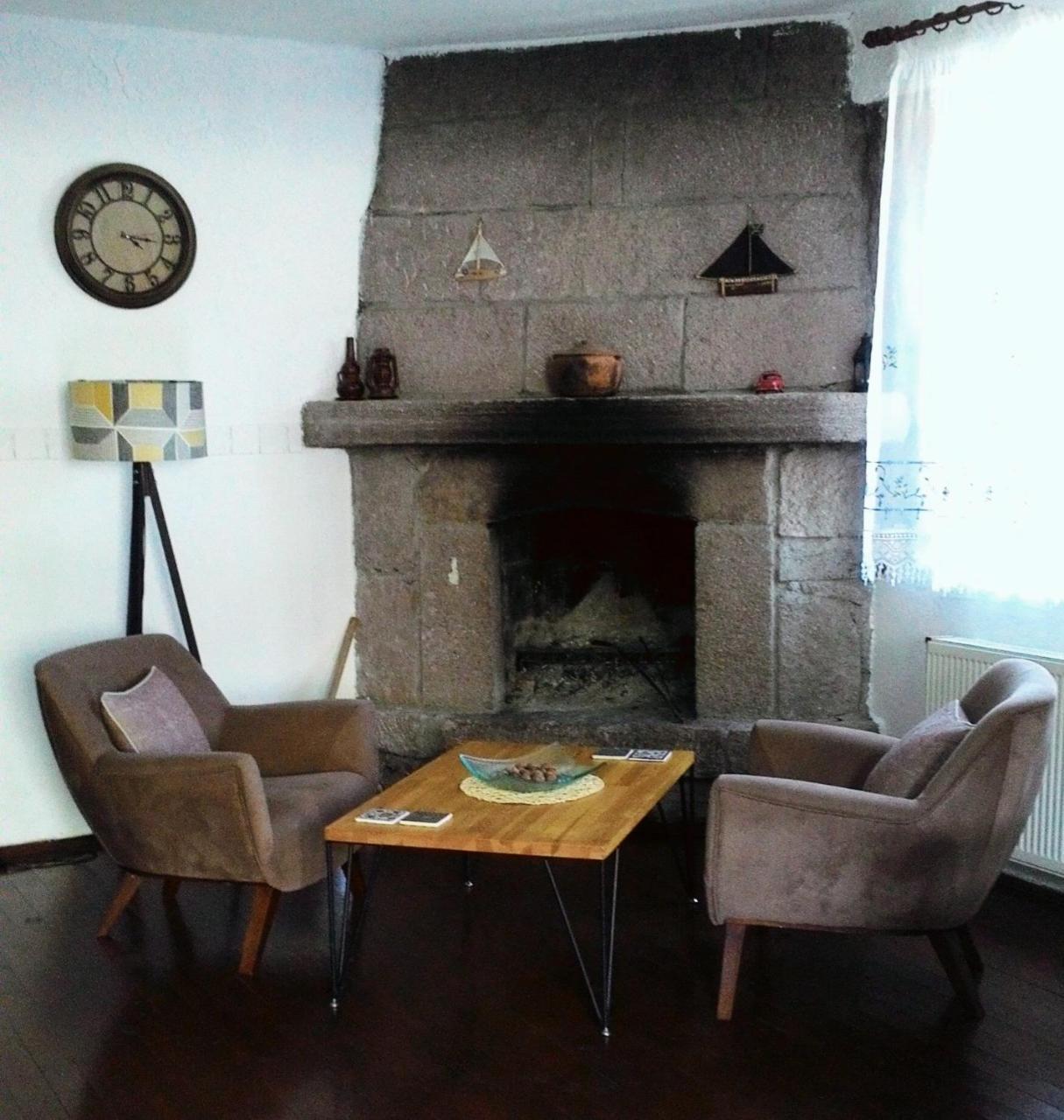 Assos Bohemian Hotel מראה חיצוני תמונה