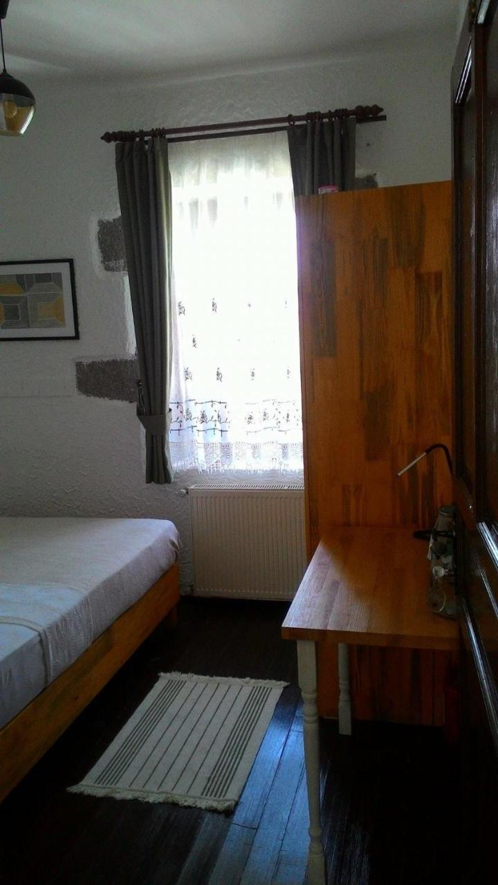 Assos Bohemian Hotel מראה חיצוני תמונה